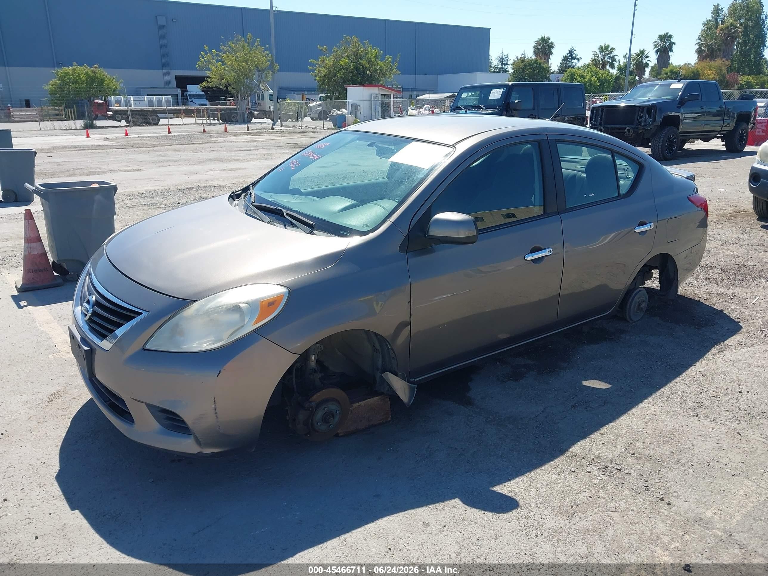 2013 Nissan Versa 1.6 Sv Brown vin: 3N1CN7AP1DL869642