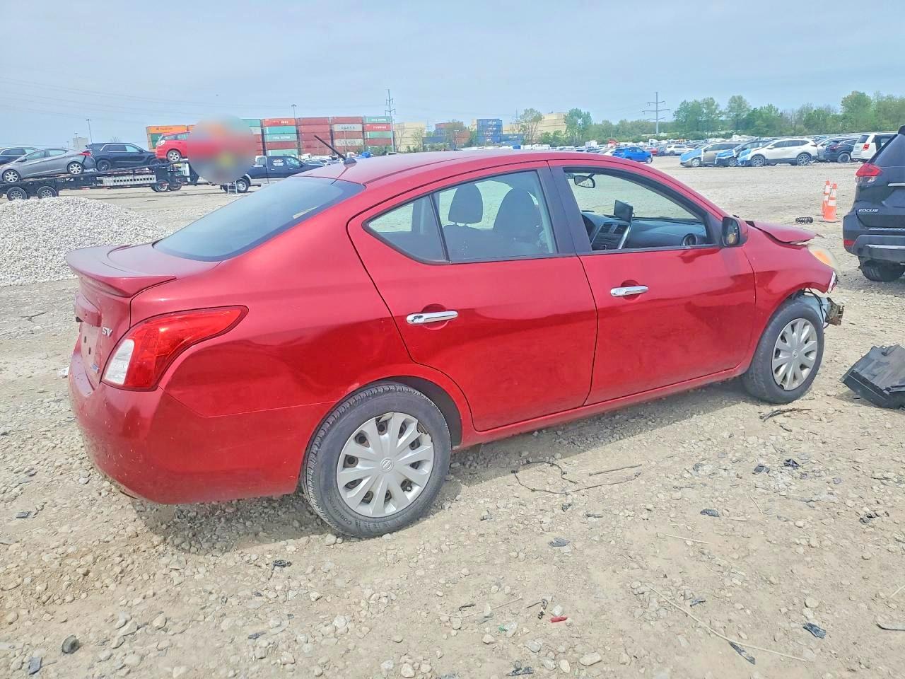 2013 Nissan Versa 1.6 S Красный vin: 3N1CN7AP1DL879555