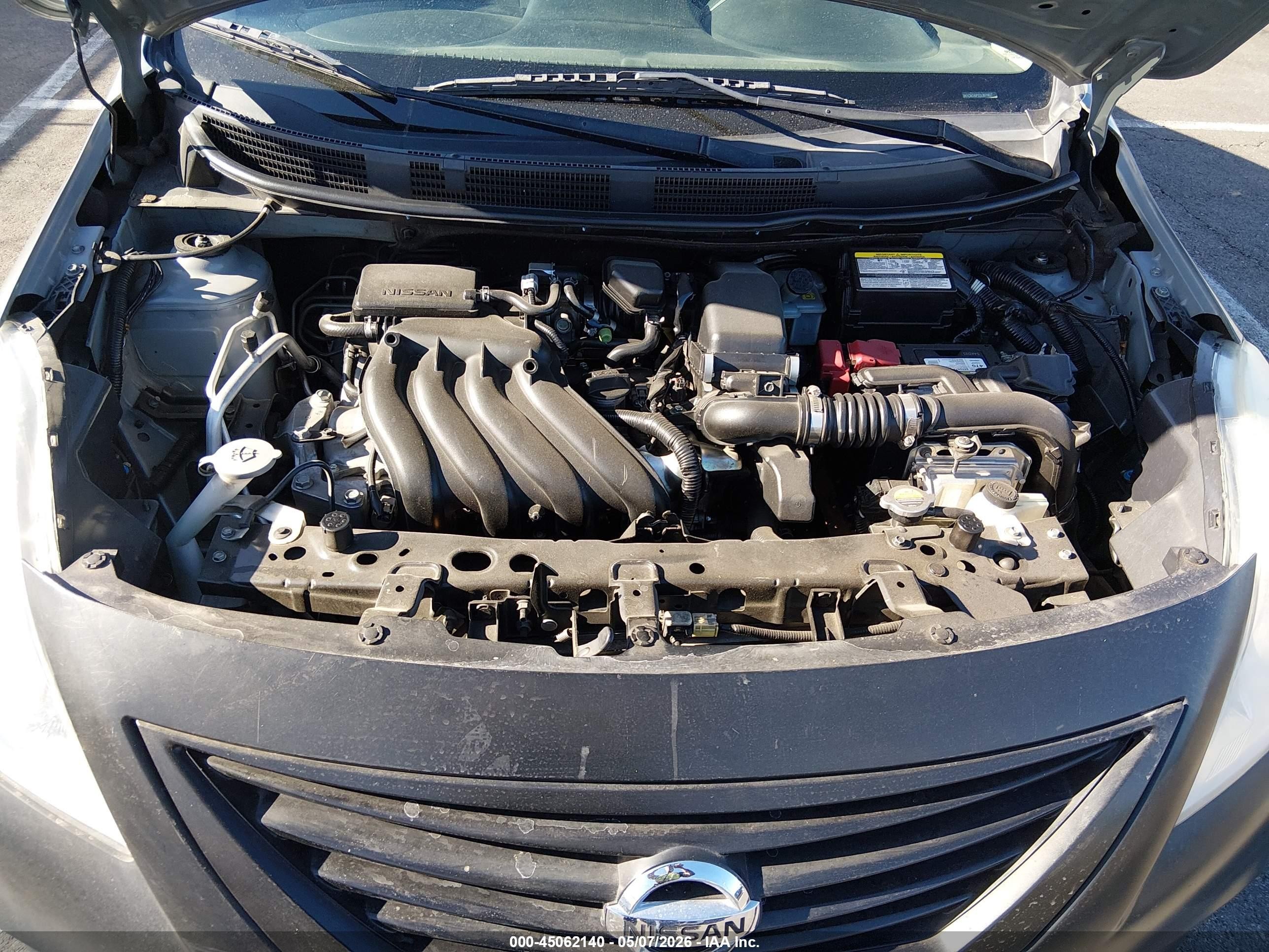 2013 Nissan Versa 1.6 S+ Серебряный vin: 3N1CN7AP1DL891902