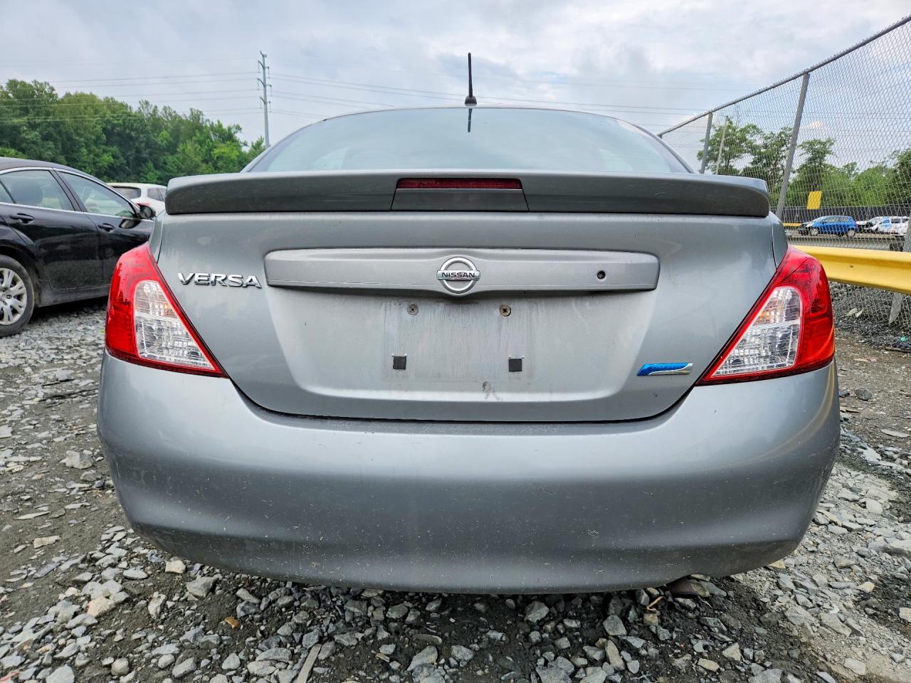 2014 Nissan Versa 1.6 S Gray vin: 3N1CN7AP1EL807563