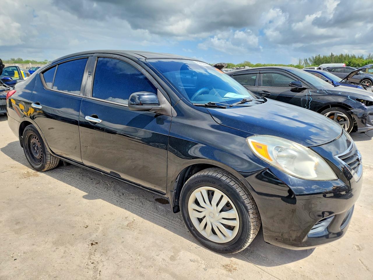2014 Nissan Versa 1.6 S Black vin: 3N1CN7AP1EL832365