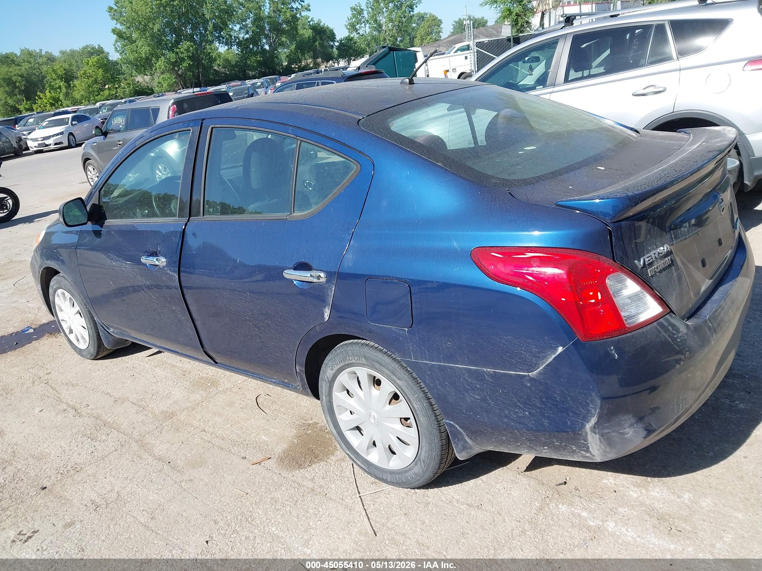 2014 Nissan Versa 1.6 Sv Синий vin: 3N1CN7AP1EL833306