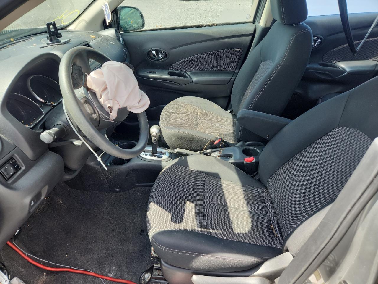 2014 Nissan Versa 1.6 Sv Серебряный vin: 3N1CN7AP1EL838392