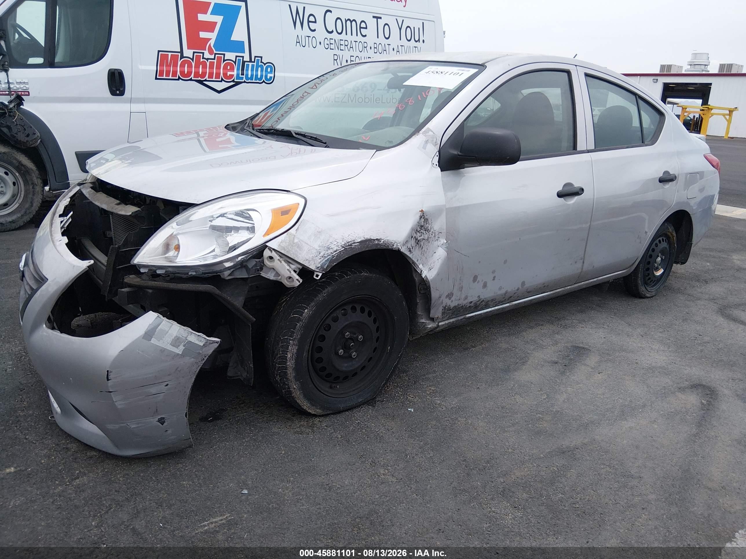 2014 Nissan Versa 1.6 S+ Серебряный vin: 3N1CN7AP1EL848730
