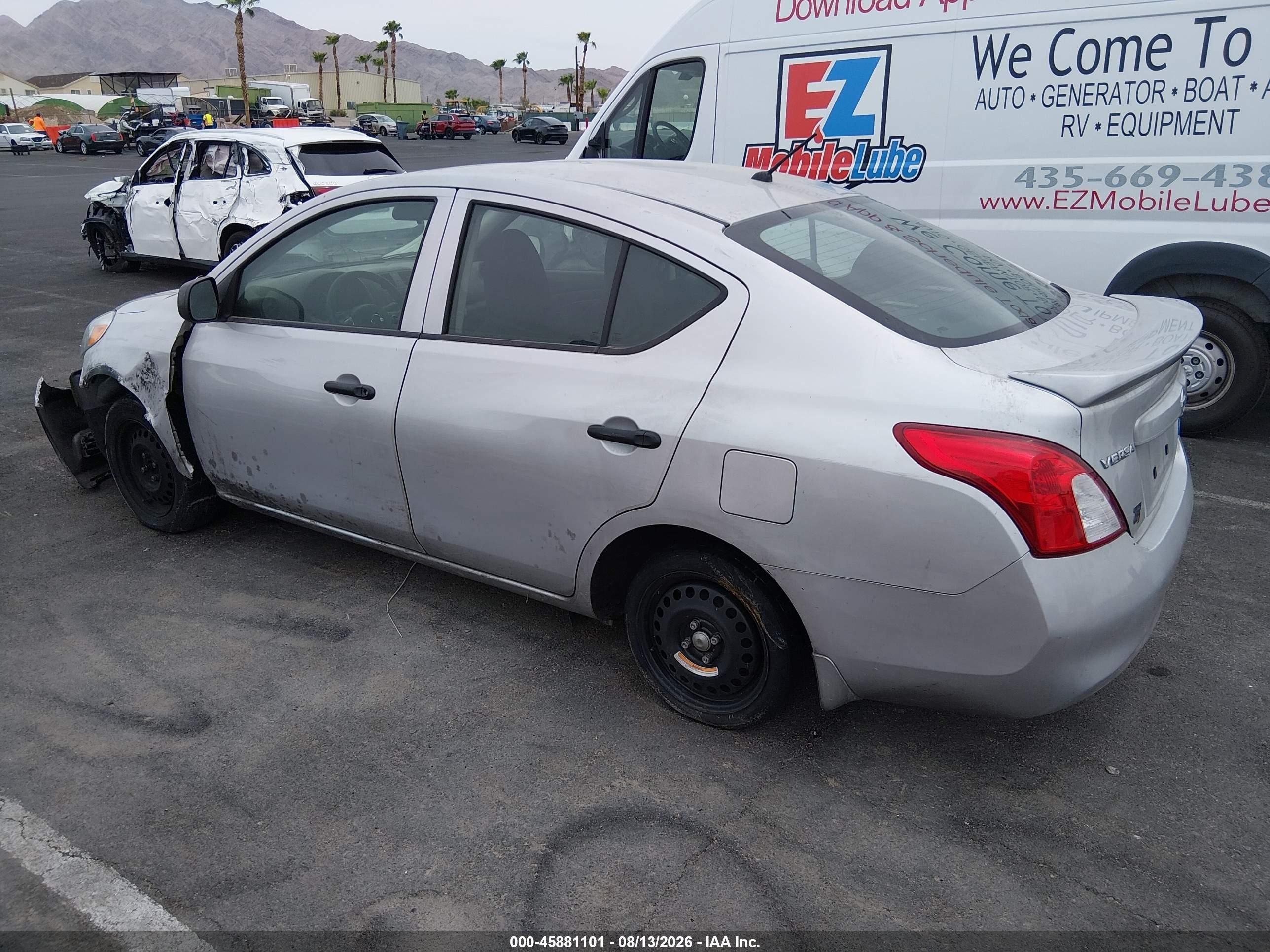 2014 Nissan Versa 1.6 S+ Серебряный vin: 3N1CN7AP1EL848730