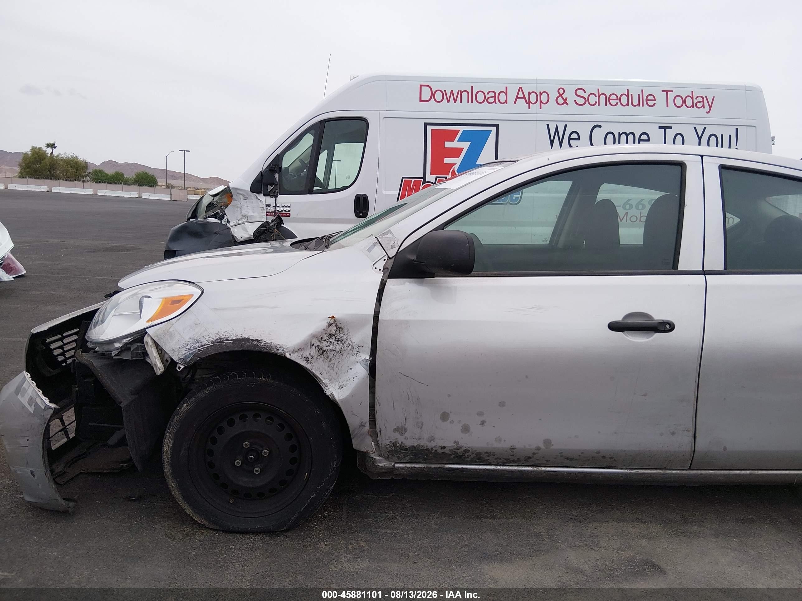 2014 Nissan Versa 1.6 S+ Серебряный vin: 3N1CN7AP1EL848730
