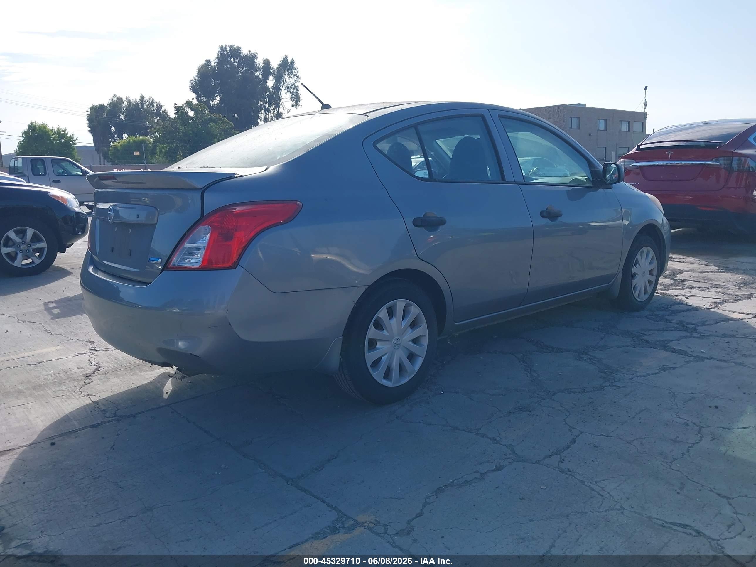 2014 Nissan Versa 1.6 S+ Серый vin: 3N1CN7AP1EL856553