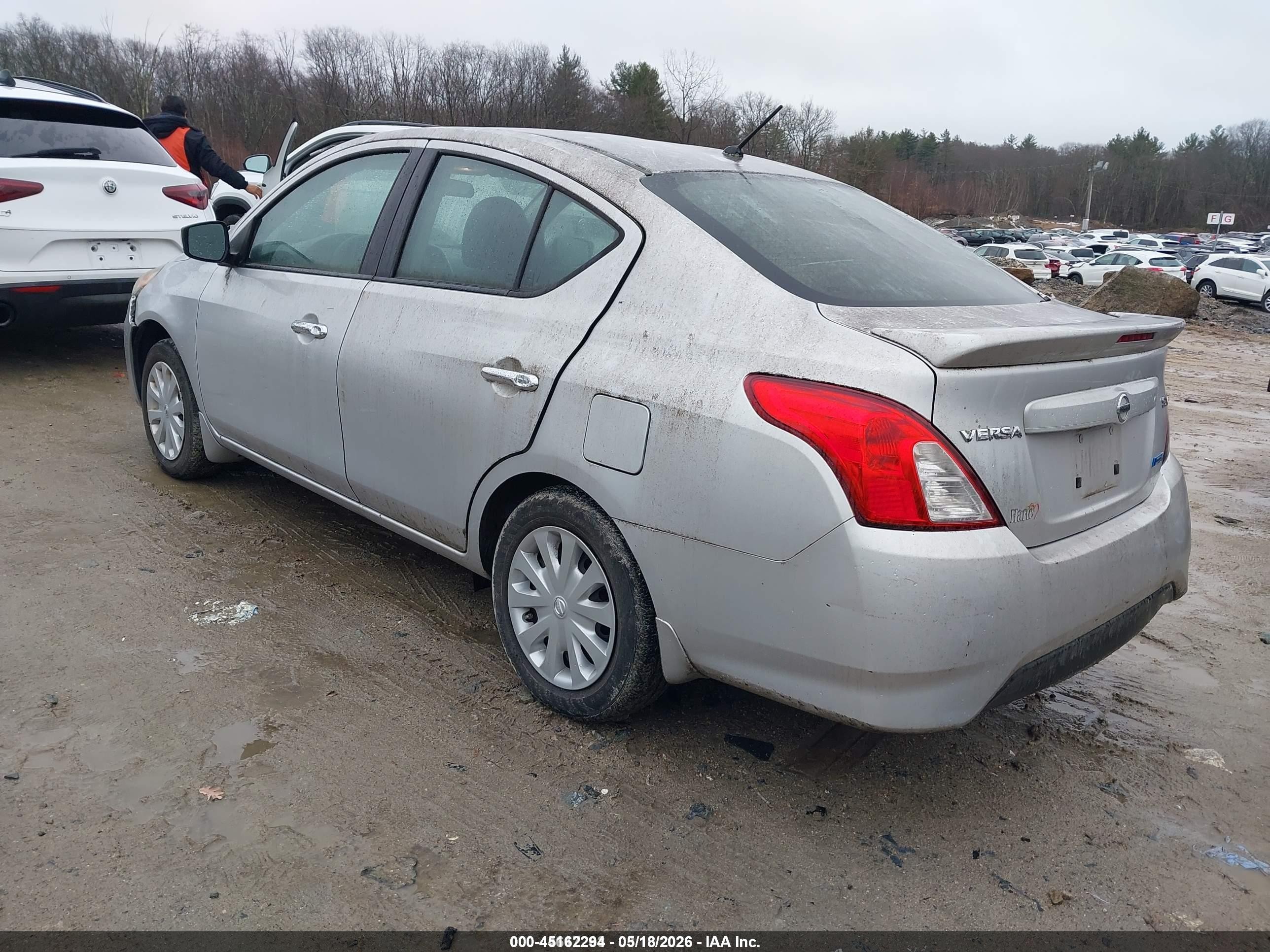 2015 Nissan Versa 1.6 Sv Silver vin: 3N1CN7AP1FL802123
