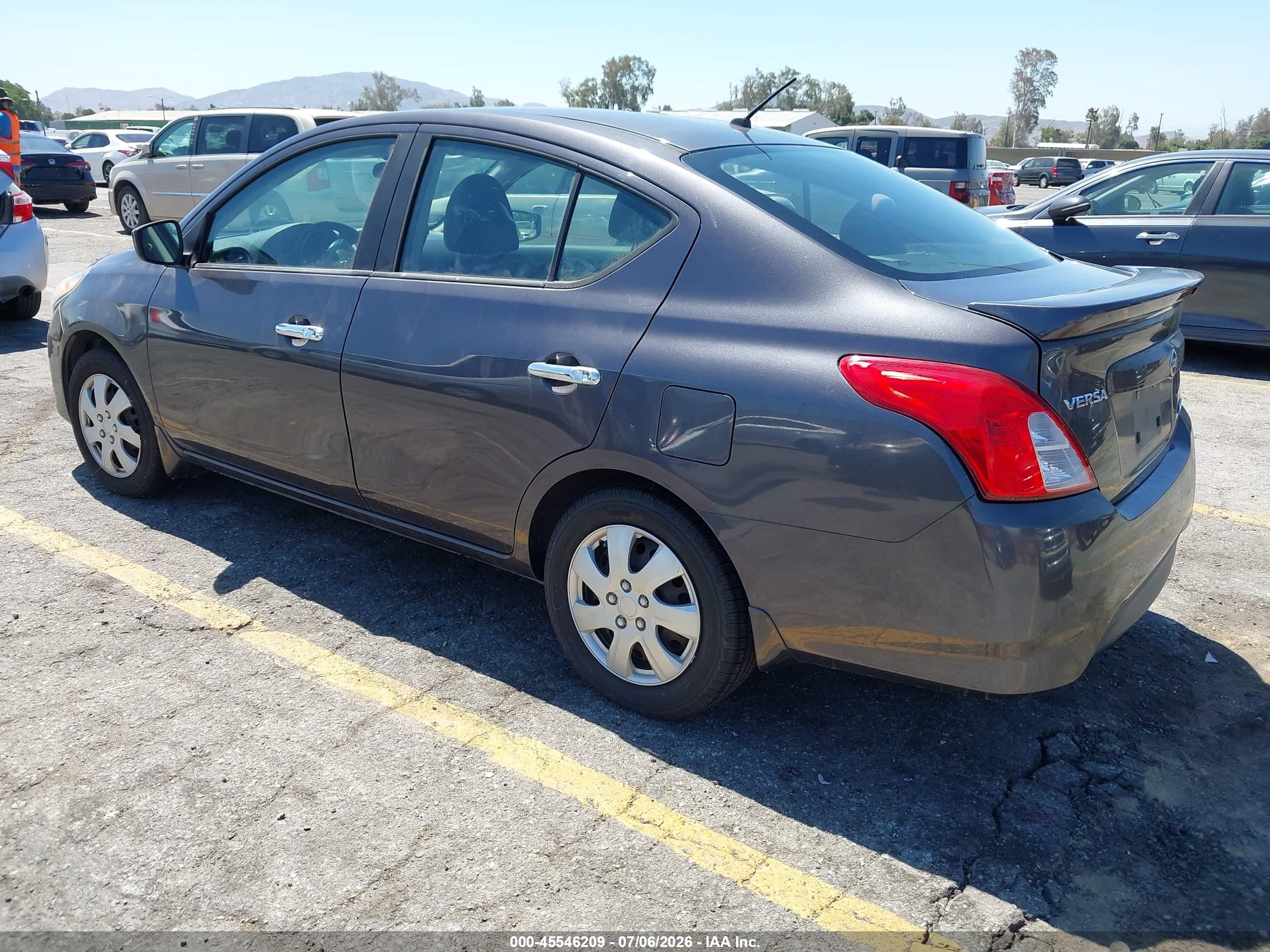 2015 Nissan Versa 1.6 Sv Brown vin: 3N1CN7AP1FL810402