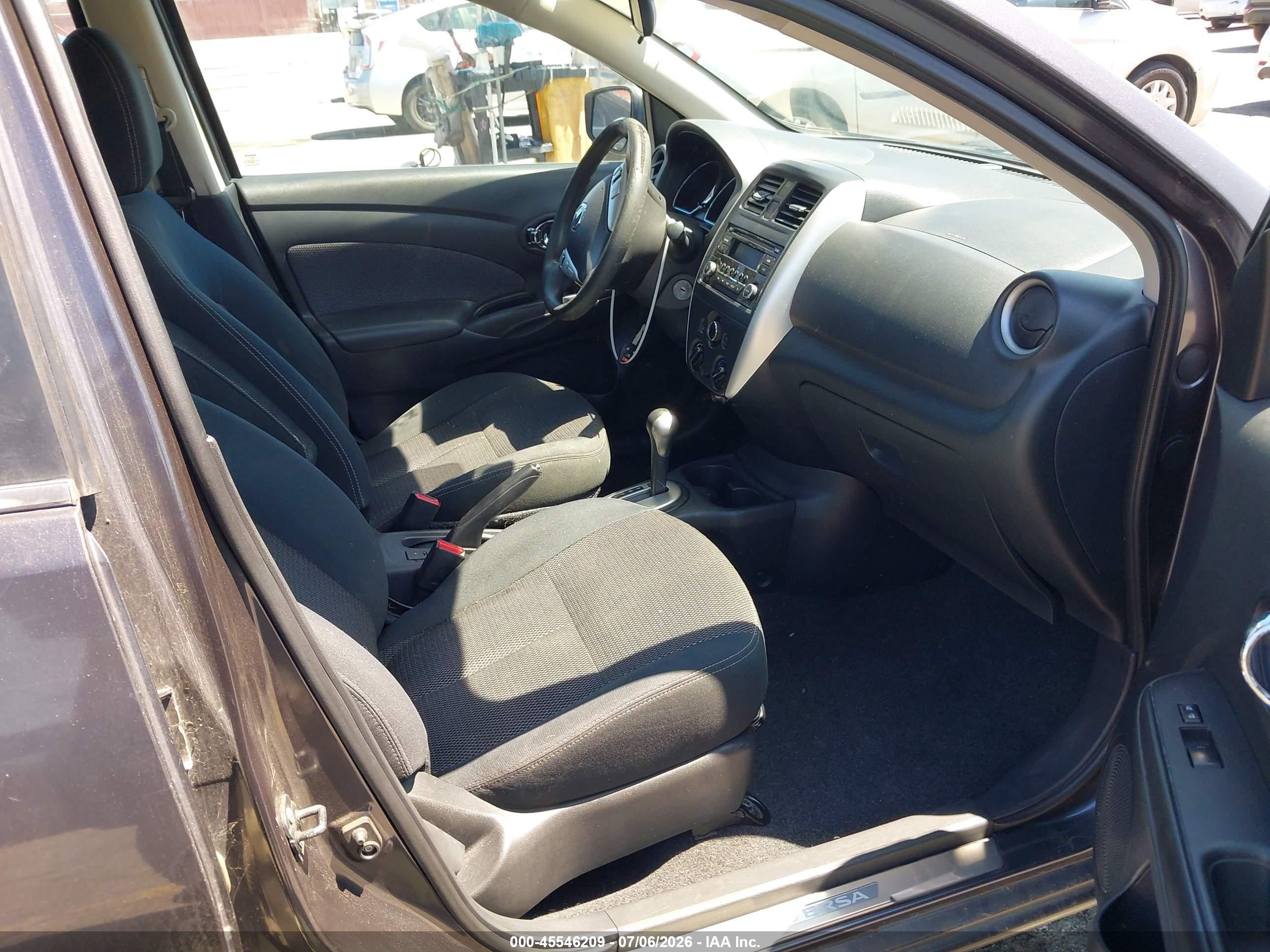 2015 Nissan Versa 1.6 Sv Brown vin: 3N1CN7AP1FL810402