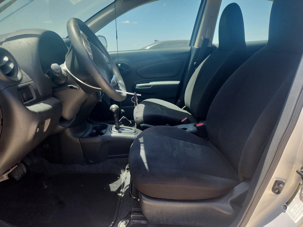 2015 Nissan Versa 1.6 S Plus Silver vin: 3N1CN7AP1FL836725