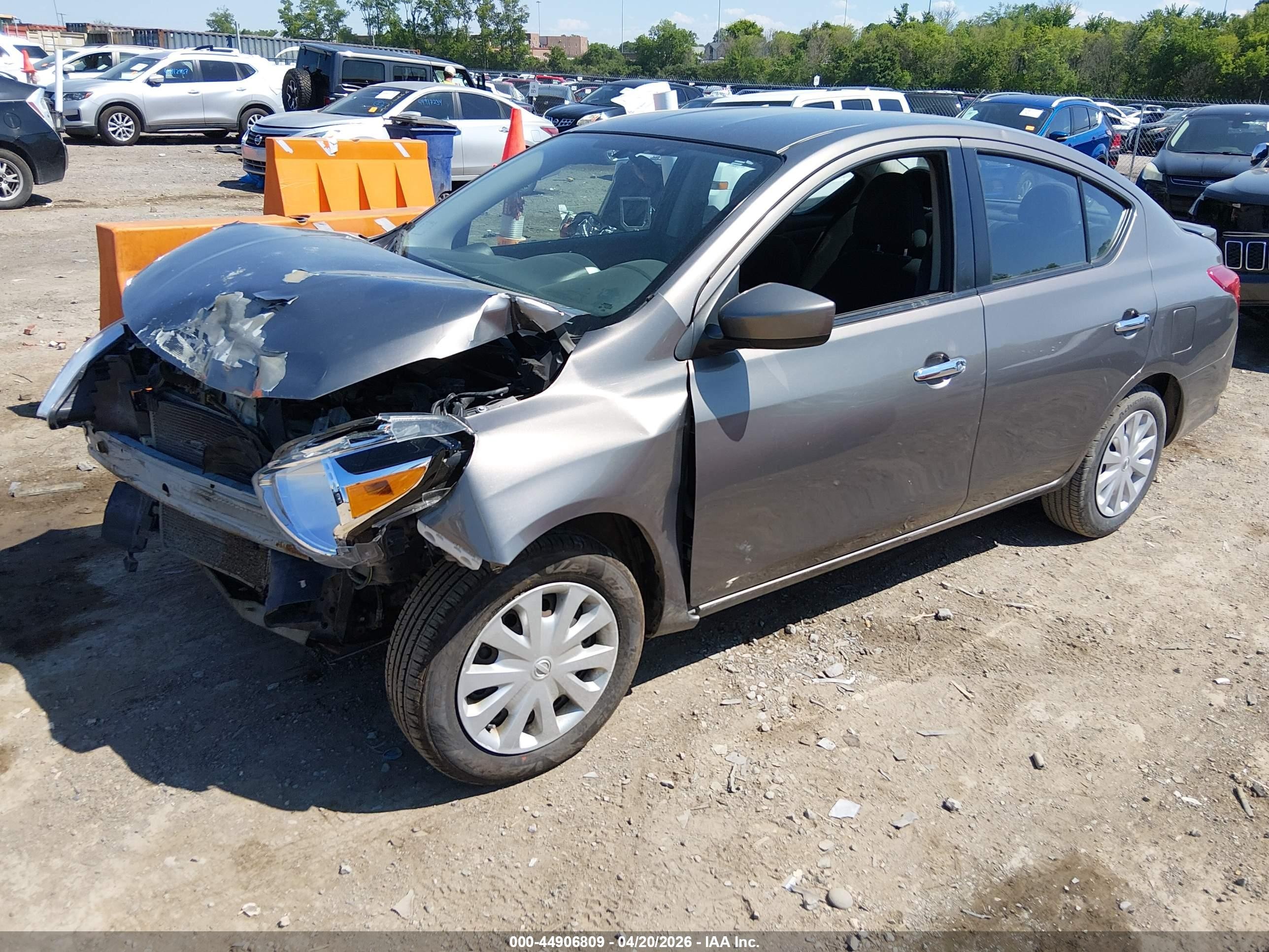 2015 Nissan Versa 1.6 S/1.6 S+/1.6 Sl/1.6 Sv Gray vin: 3N1CN7AP1FL840581