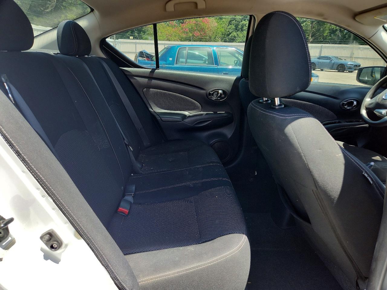 2015 Nissan Versa 1.6 Sv Белый vin: 3N1CN7AP1FL880305