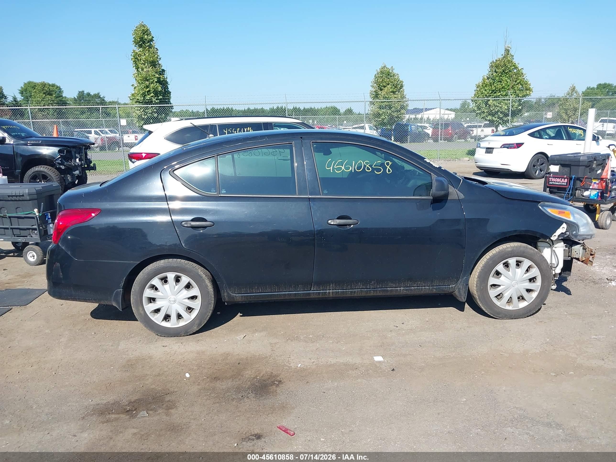 2015 Nissan Versa 1.6 S Черный vin: 3N1CN7AP1FL941023