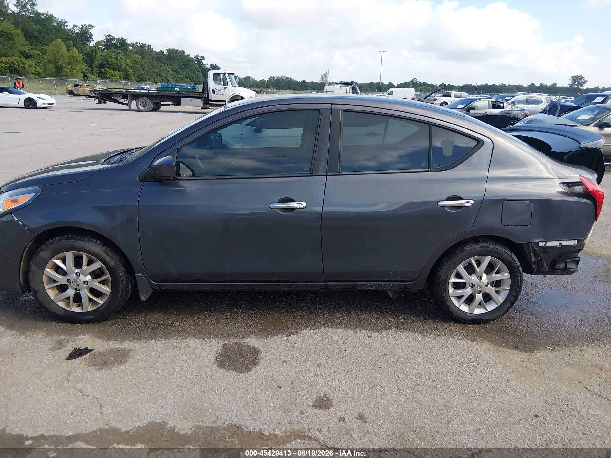 2015 Nissan Versa 1.6 Sv Gray vin: 3N1CN7AP1FL945508