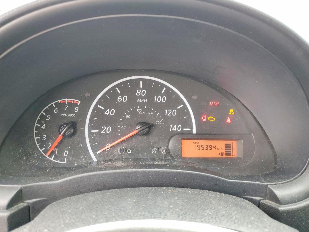 2017 Nissan Versa 1.6 S Серебряный vin: 3N1CN7AP1HL811276