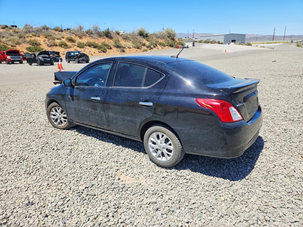 2017 Nissan Versa 1.6 S Черный vin: 3N1CN7AP1HL887600