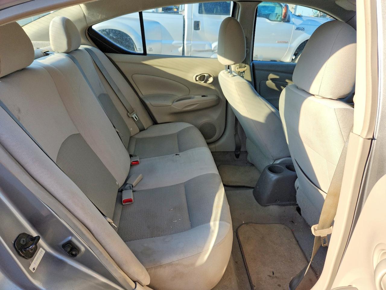 2012 Nissan Versa 1.6 S Серебряный vin: 3N1CN7AP2CL812185