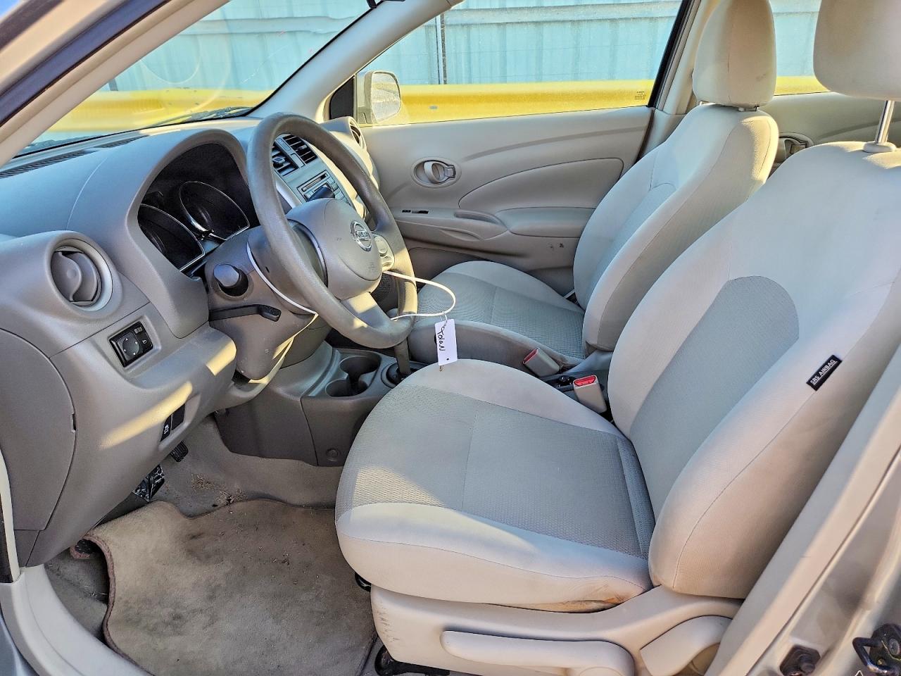2012 Nissan Versa 1.6 S Серебряный vin: 3N1CN7AP2CL812185