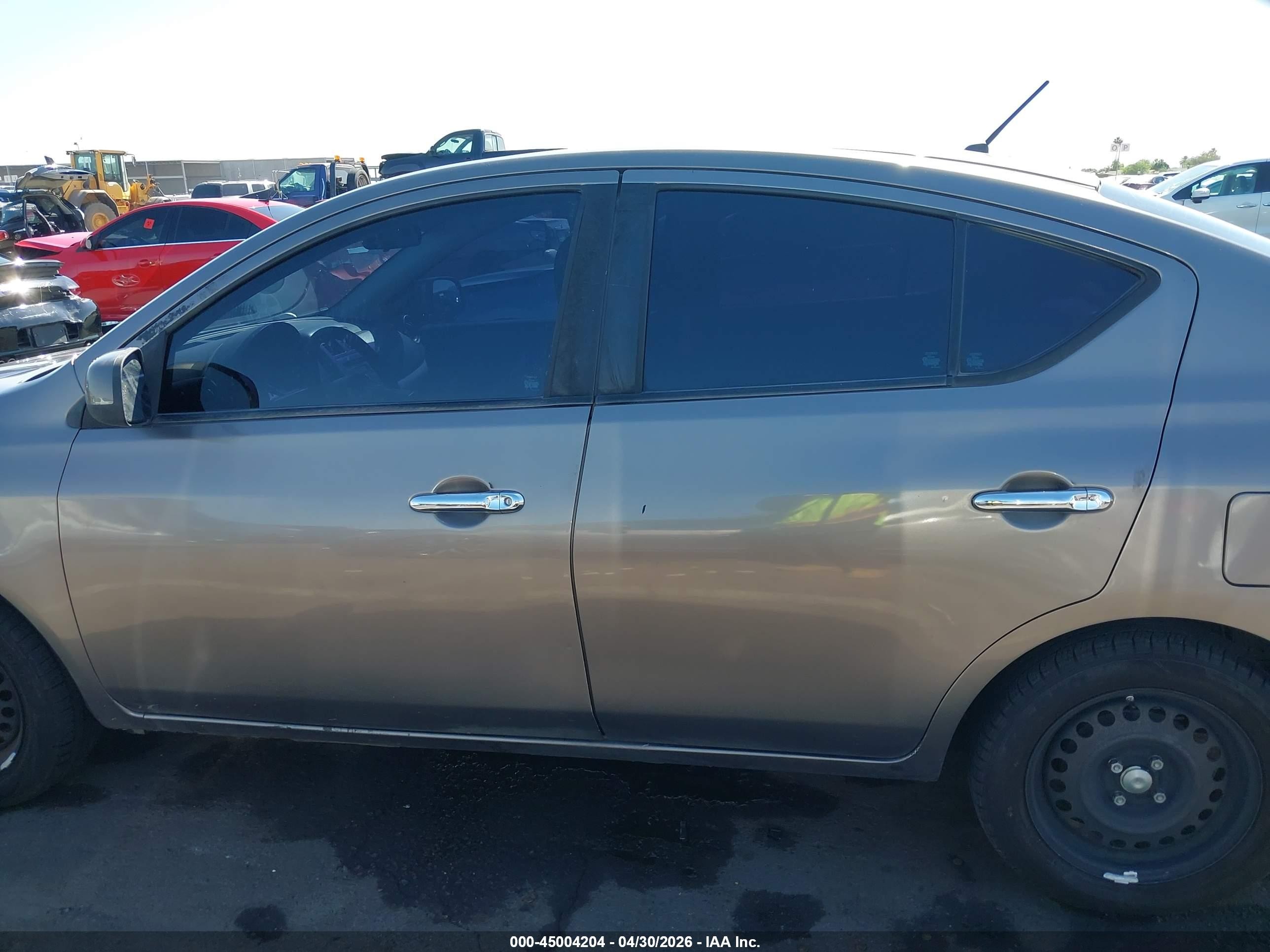 2012 Nissan Versa 1.6 Sv Серый vin: 3N1CN7AP2CL814535