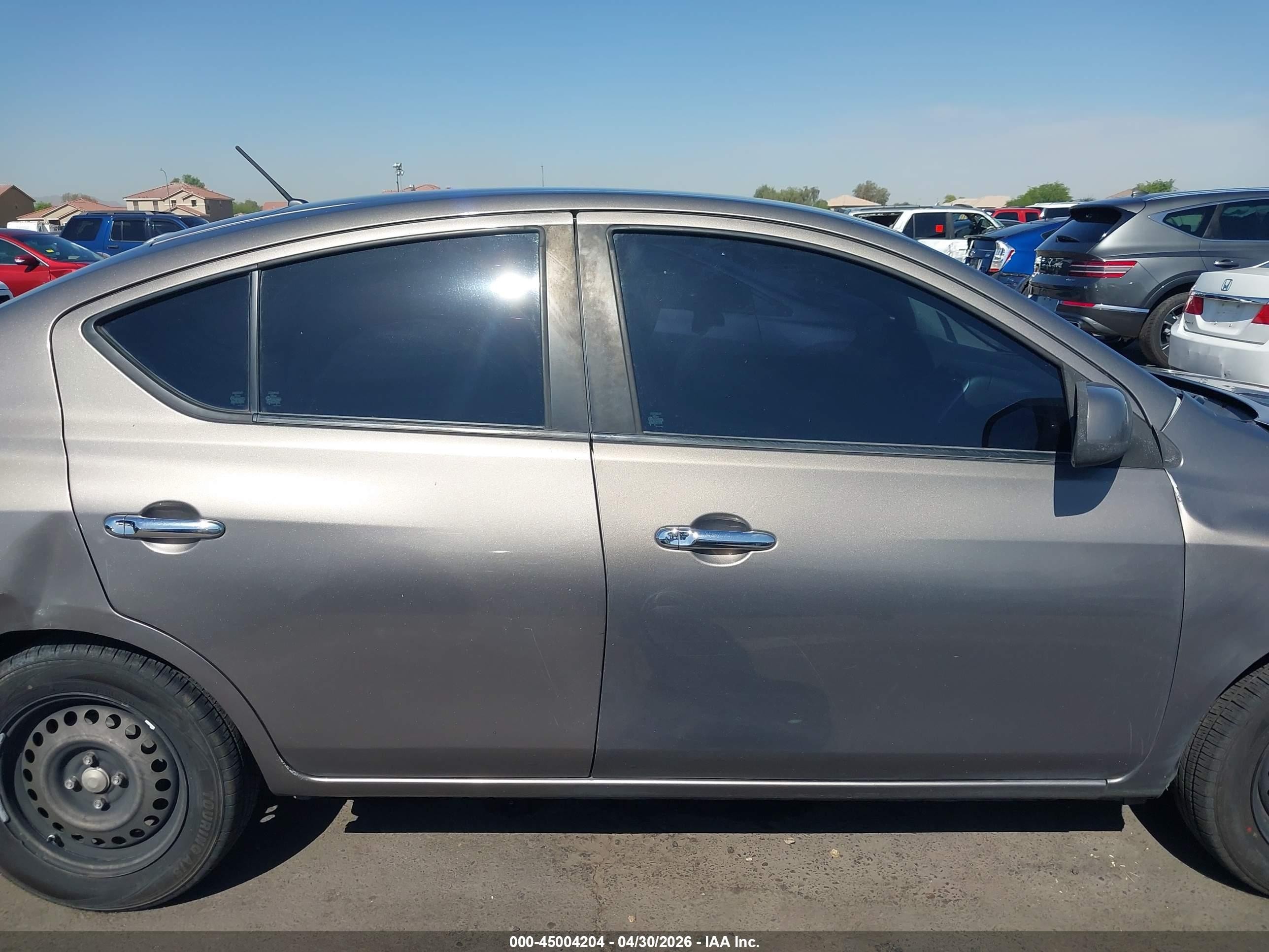 2012 Nissan Versa 1.6 Sv Серый vin: 3N1CN7AP2CL814535