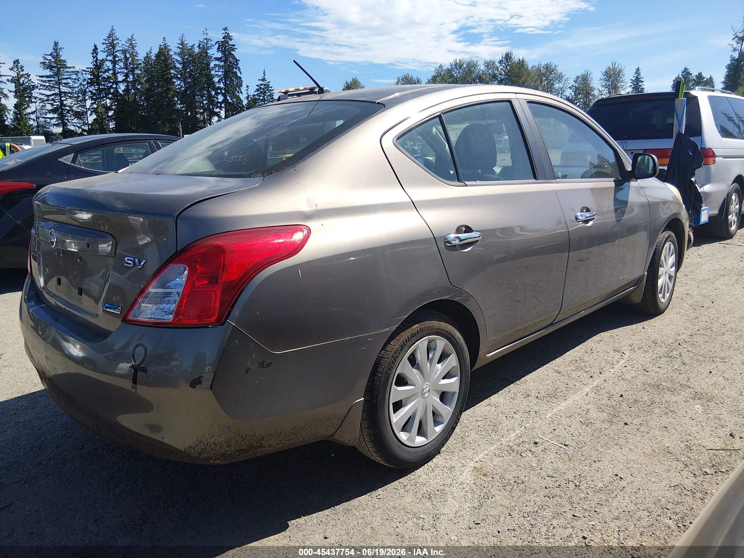 2012 Nissan Versa 1.6 Sv Коричневый vin: 3N1CN7AP2CL833859