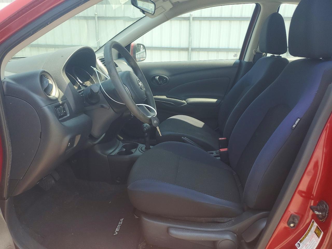 2012 Nissan Versa 1.6 S Red vin: 3N1CN7AP2CL846630
