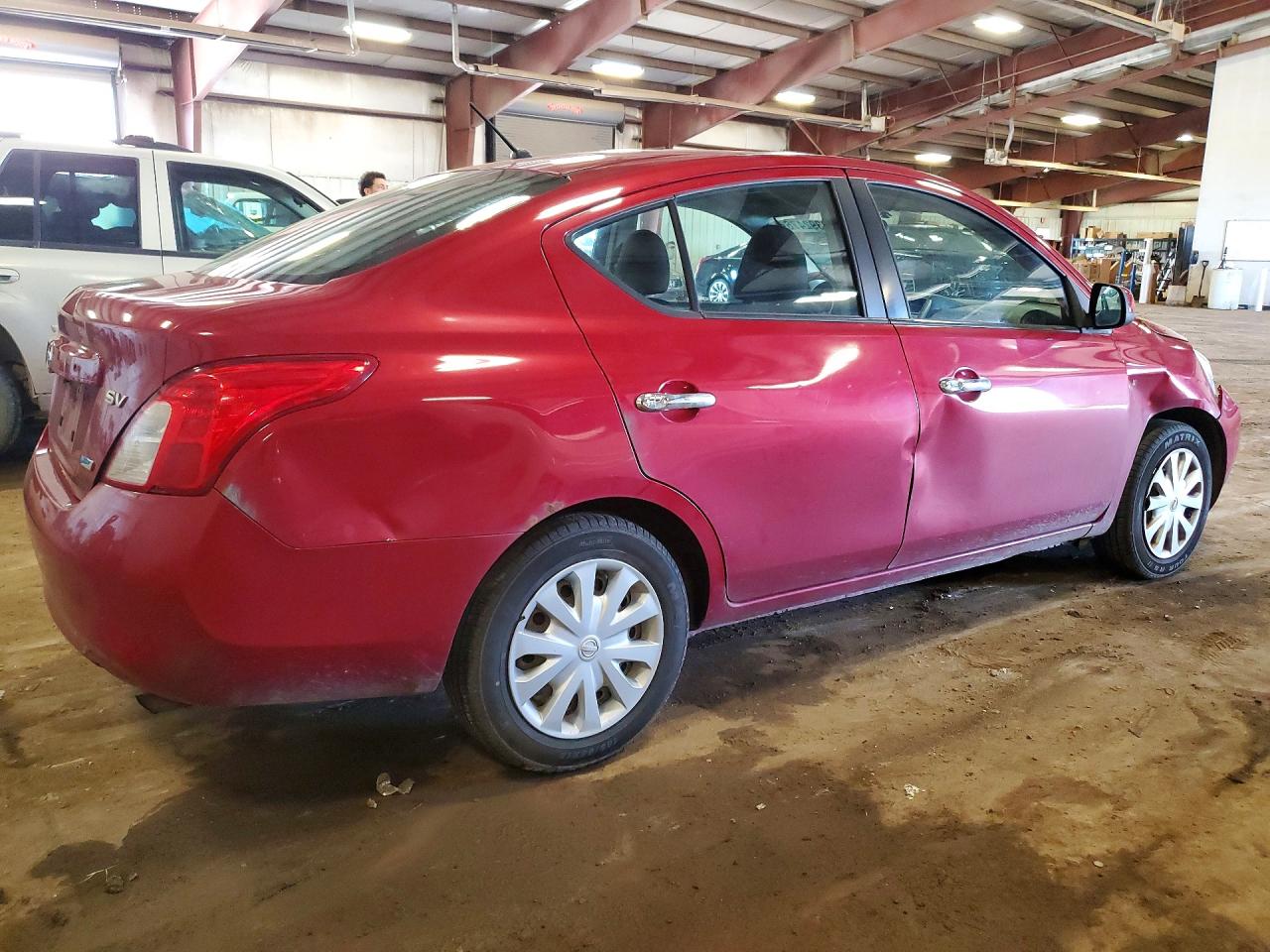 2012 Nissan Versa 1.6 S Красный vin: 3N1CN7AP2CL847017