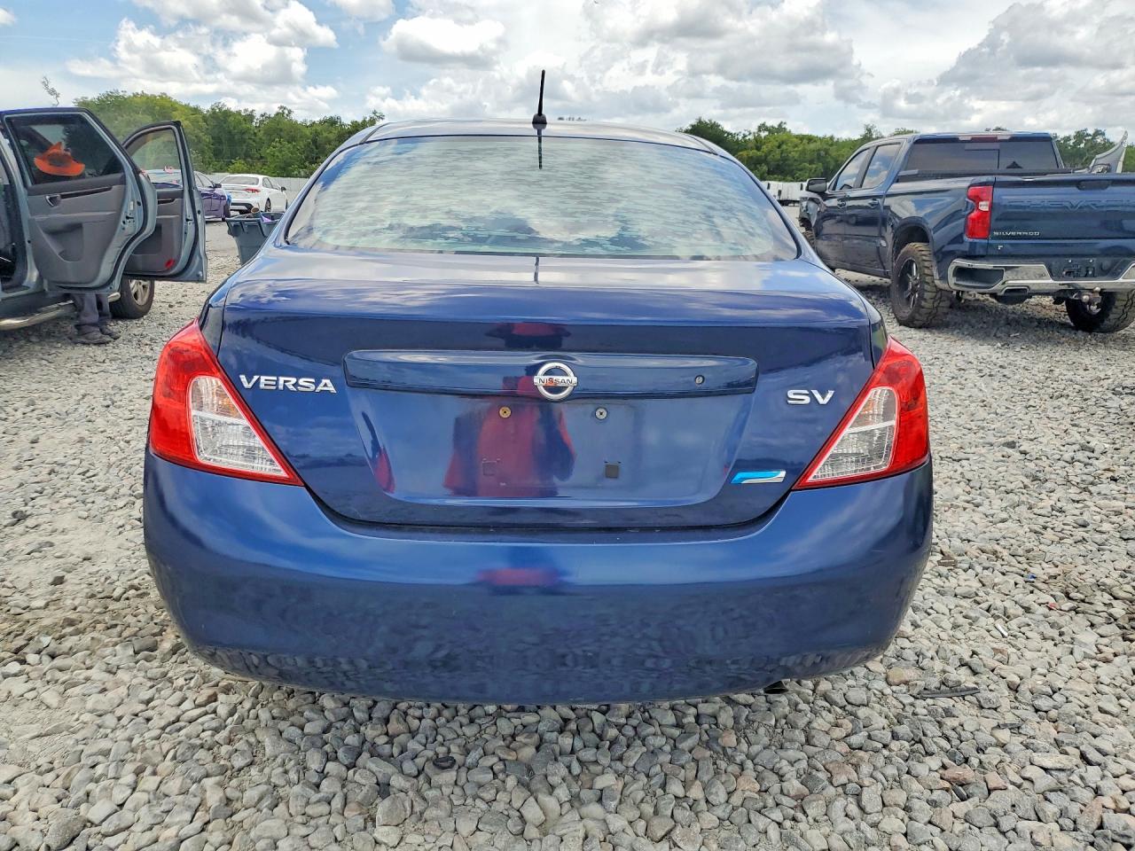 2012 Nissan Versa 1.6 S Blue vin: 3N1CN7AP2CL850063
