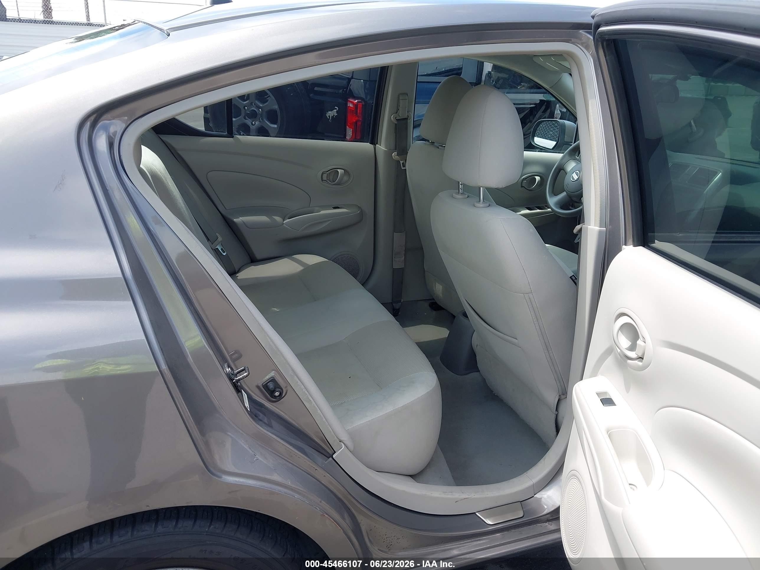 2012 Nissan Versa 1.6 Sv Серый vin: 3N1CN7AP2CL854842
