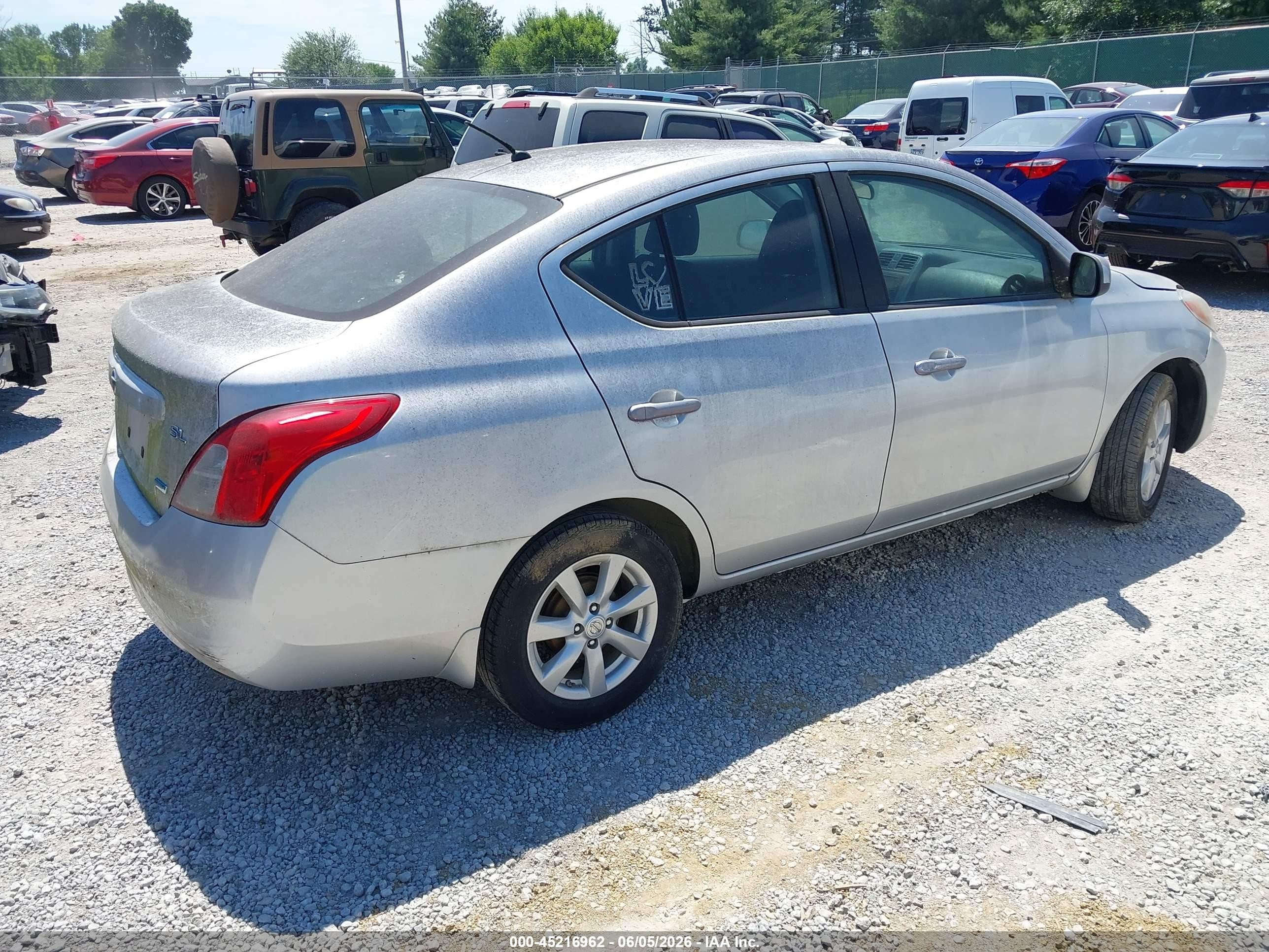 2012 Nissan Versa 1.6 Sl Silver vin: 3N1CN7AP2CL860530