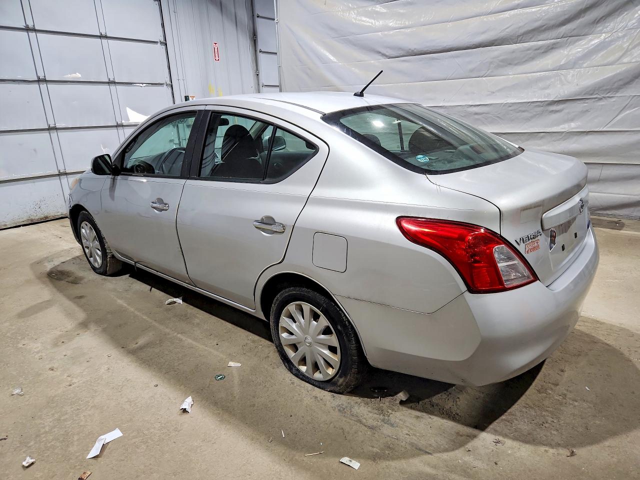2012 Nissan Versa 1.6 S Silver vin: 3N1CN7AP2CL860737