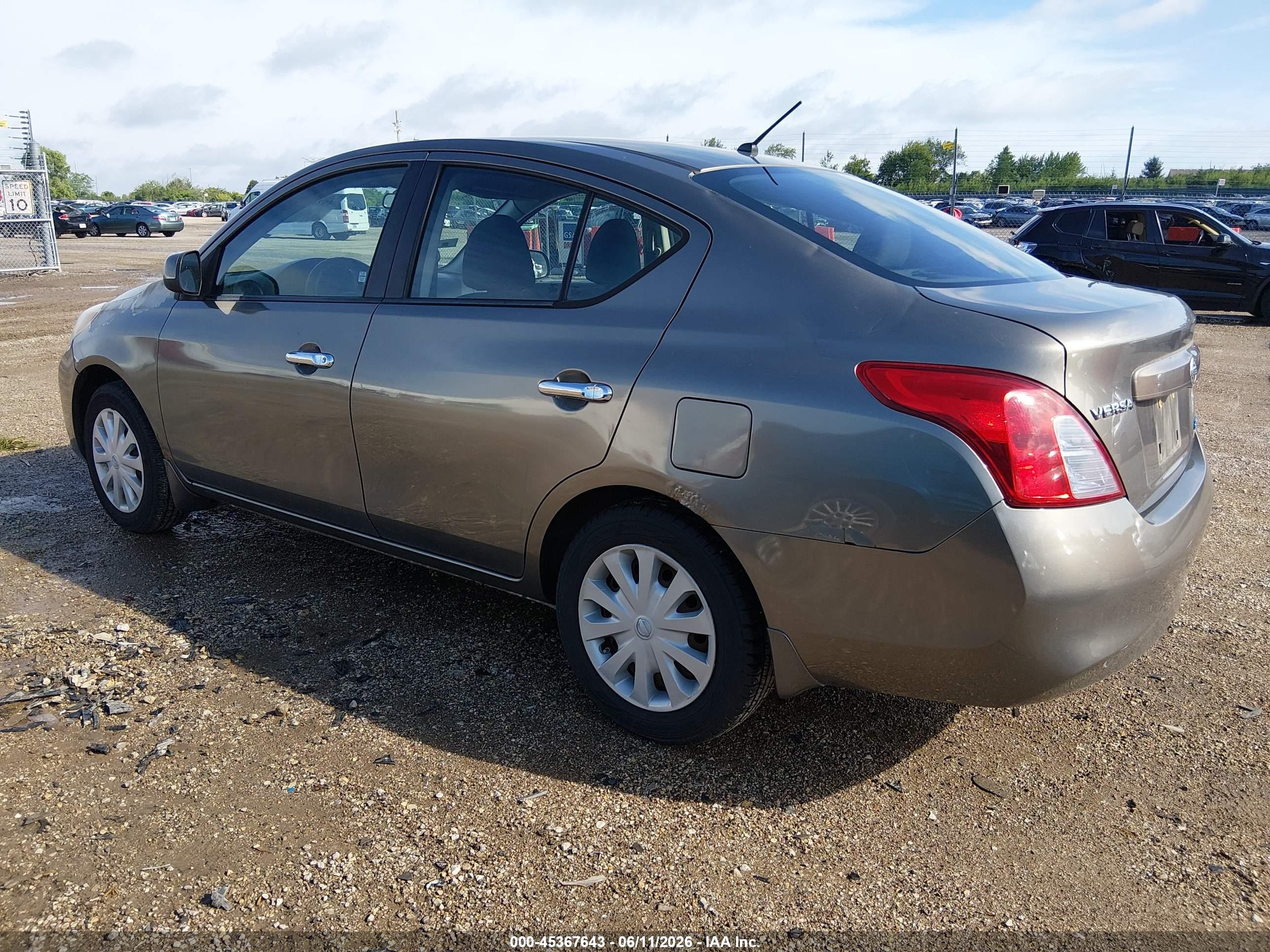 2012 Nissan Versa 1.6 Sv Серый vin: 3N1CN7AP2CL861760