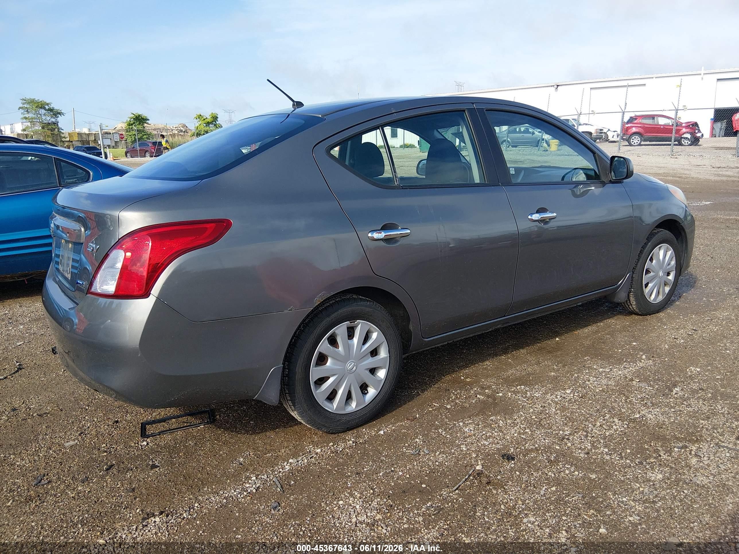 2012 Nissan Versa 1.6 Sv Серый vin: 3N1CN7AP2CL861760