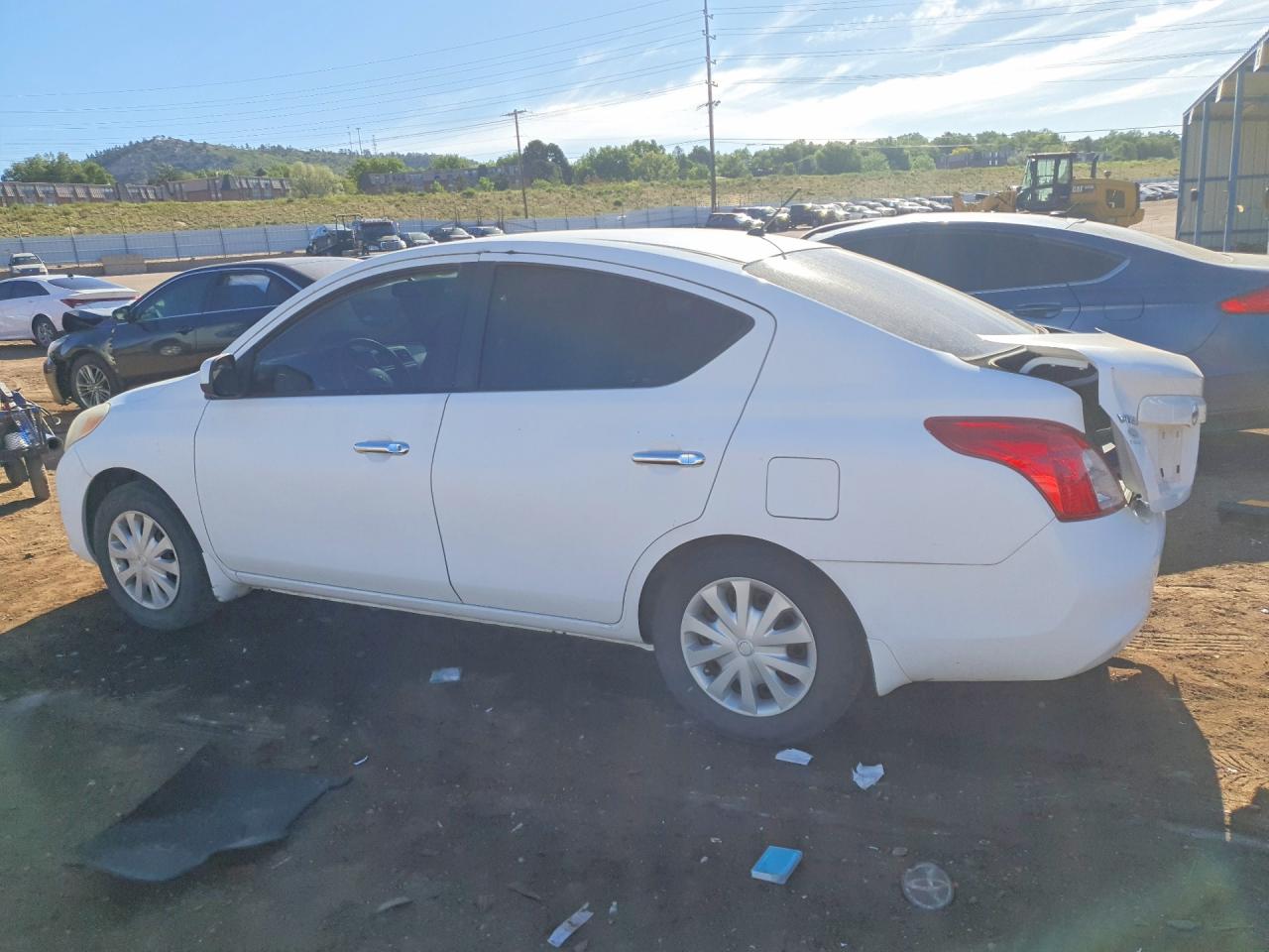 2012 Nissan Versa White vin: 3N1CN7AP2CL871091