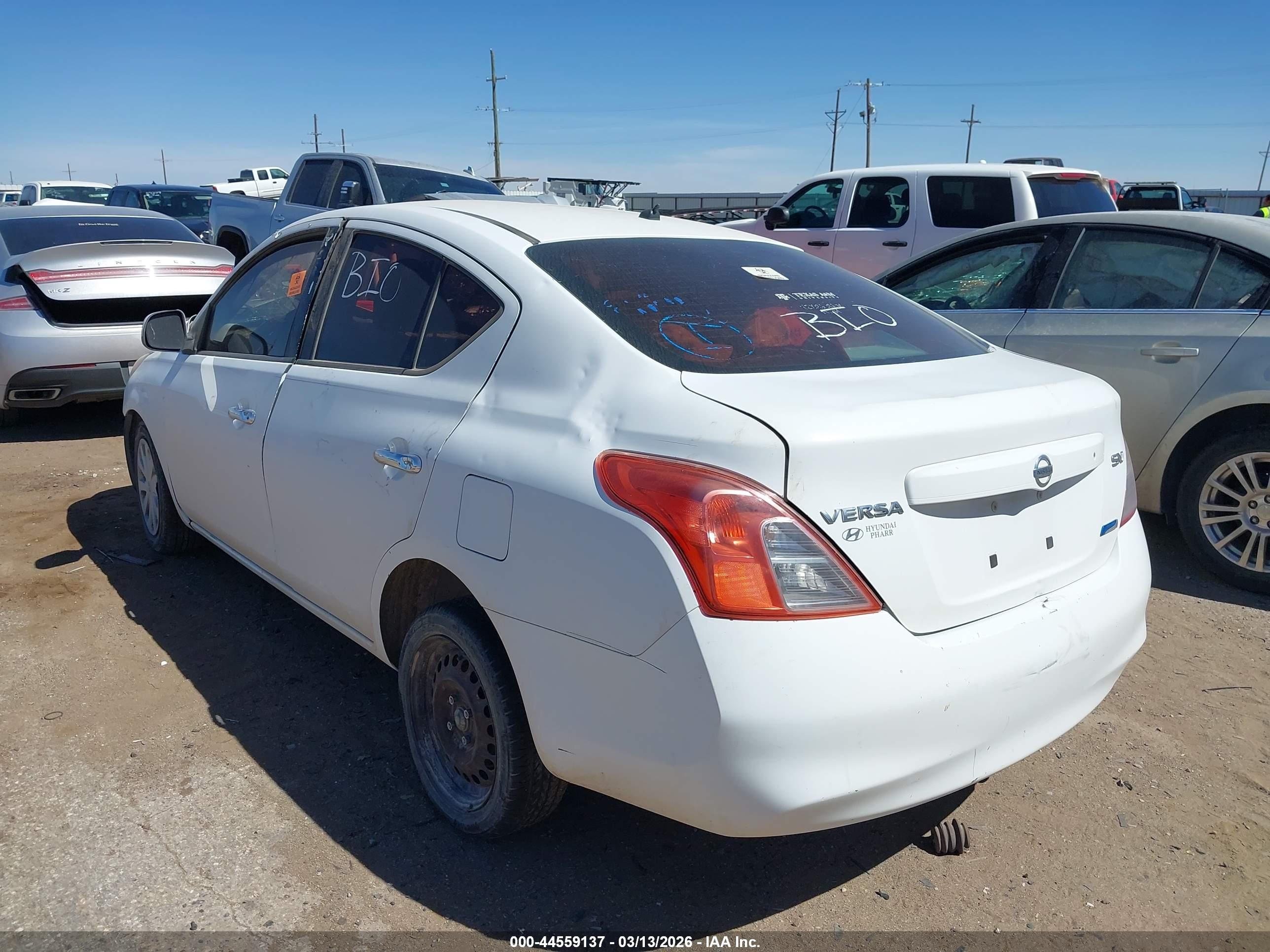 2012 Nissan Versa 1.6 Sv White vin: 3N1CN7AP2CL878204