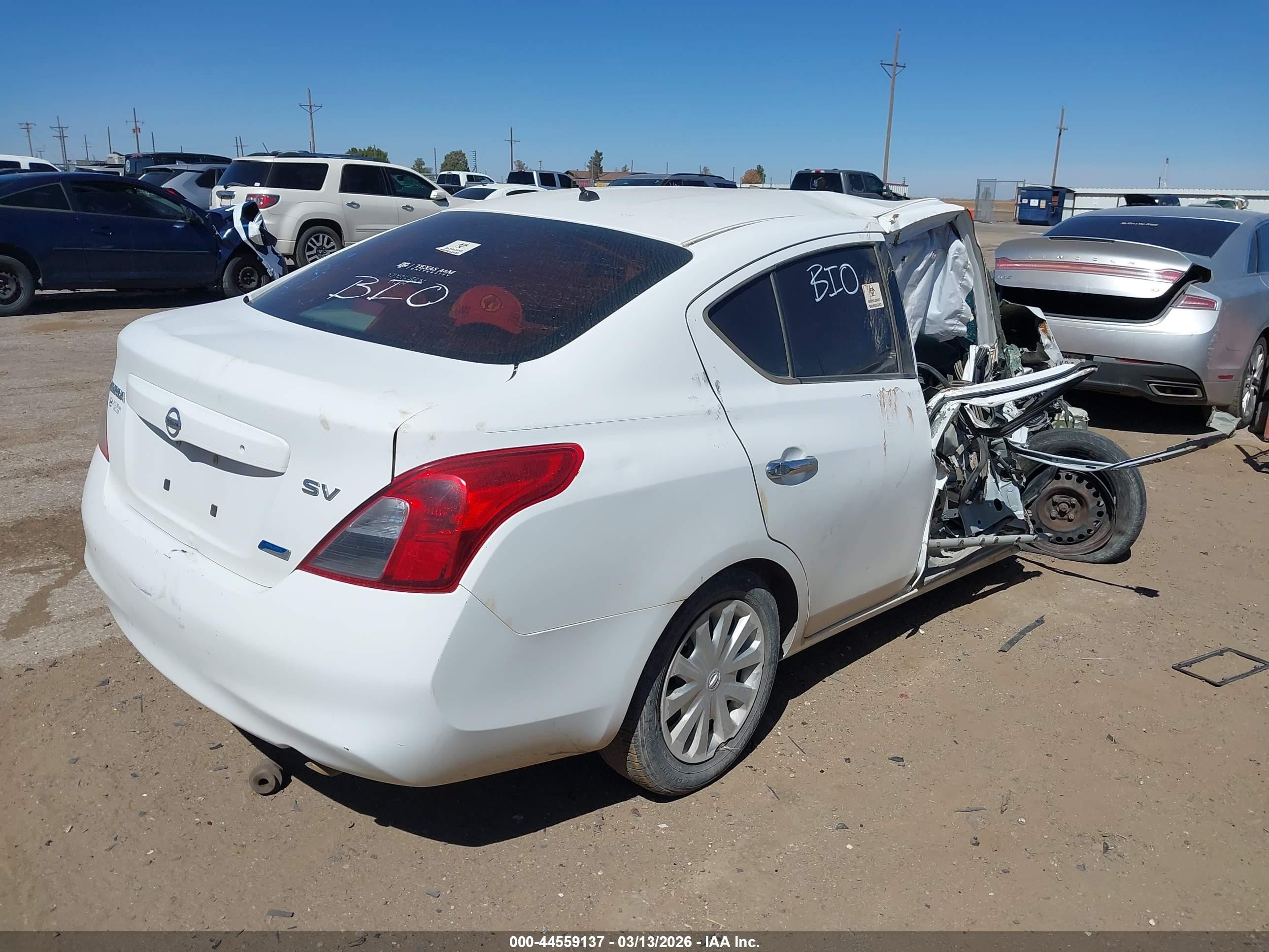 2012 Nissan Versa 1.6 Sv White vin: 3N1CN7AP2CL878204