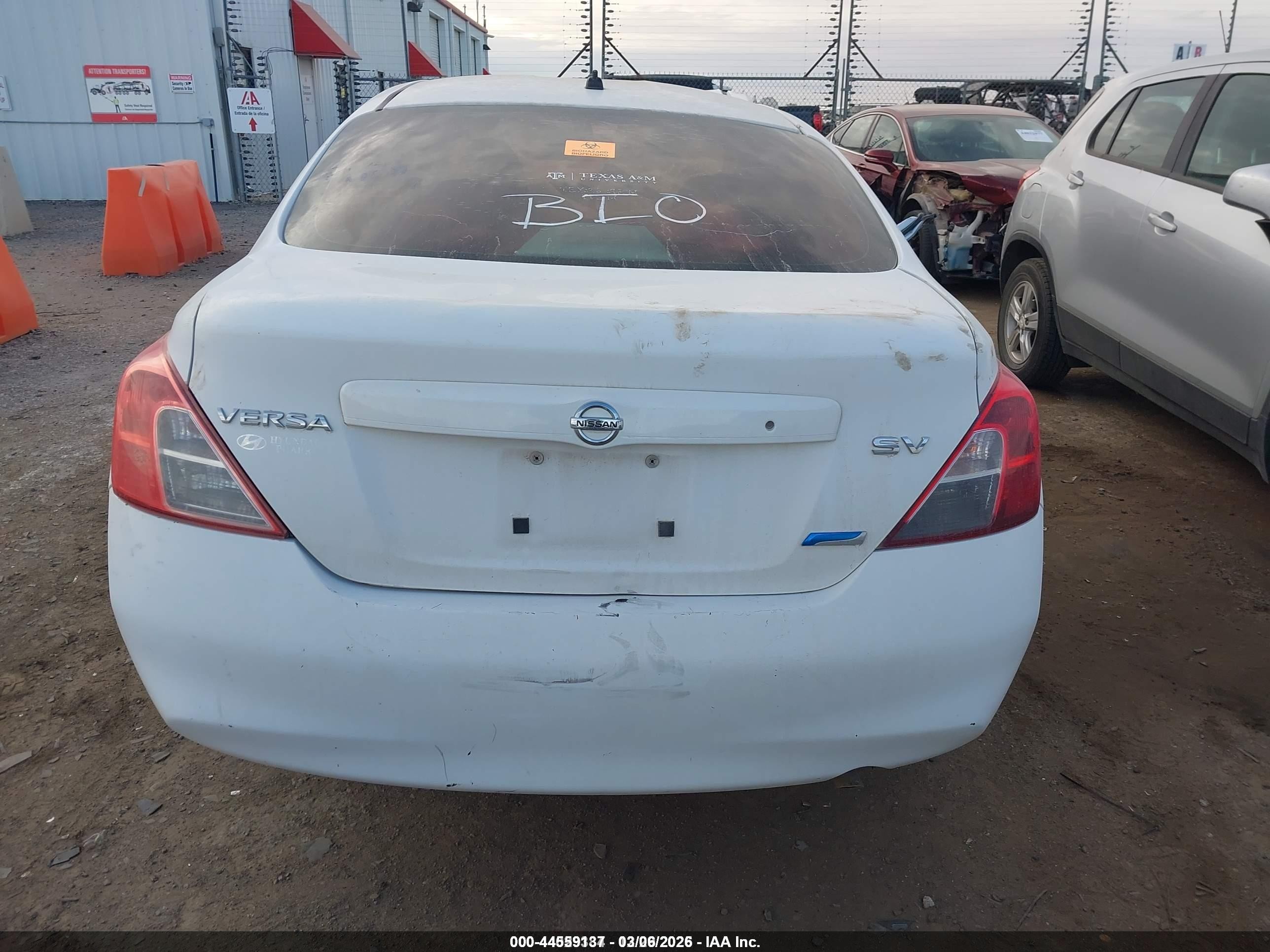 2012 Nissan Versa 1.6 Sv White vin: 3N1CN7AP2CL878204