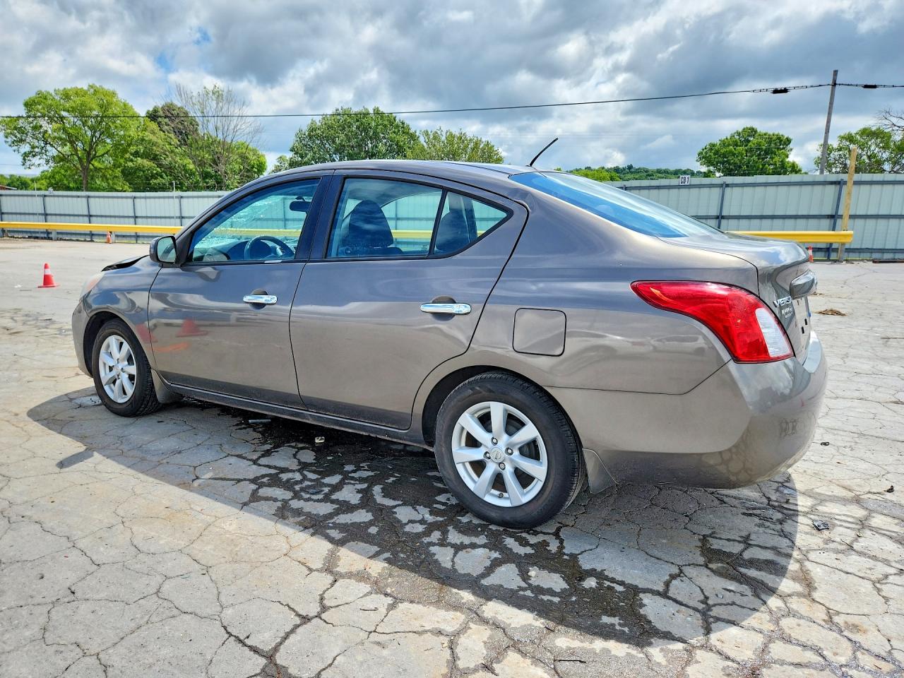 2012 Nissan Versa S/sv/sl Желто-коричневый vin: 3N1CN7AP2CL924369