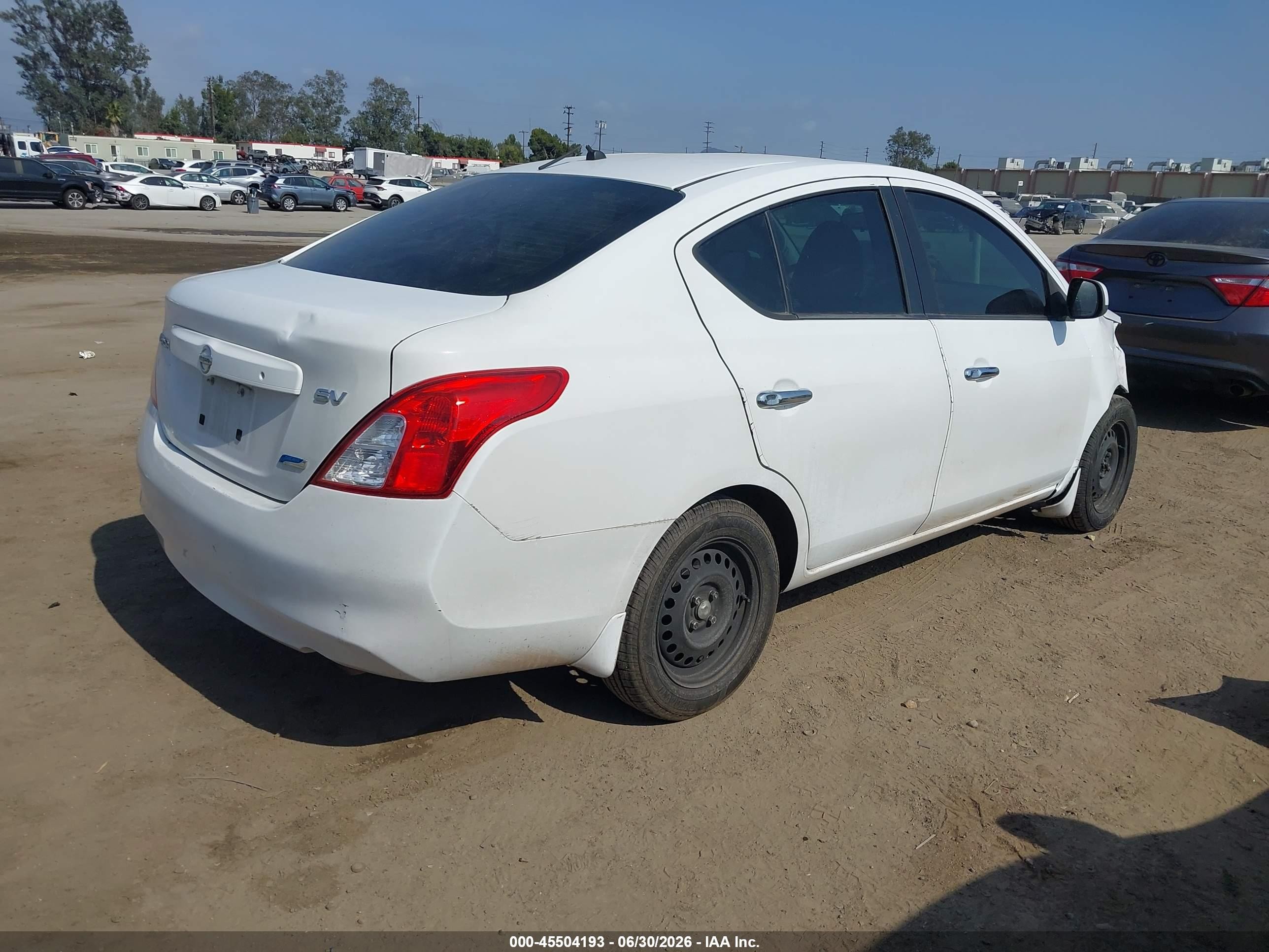 2012 Nissan Versa 1.6 Sv White vin: 3N1CN7AP2CL941351