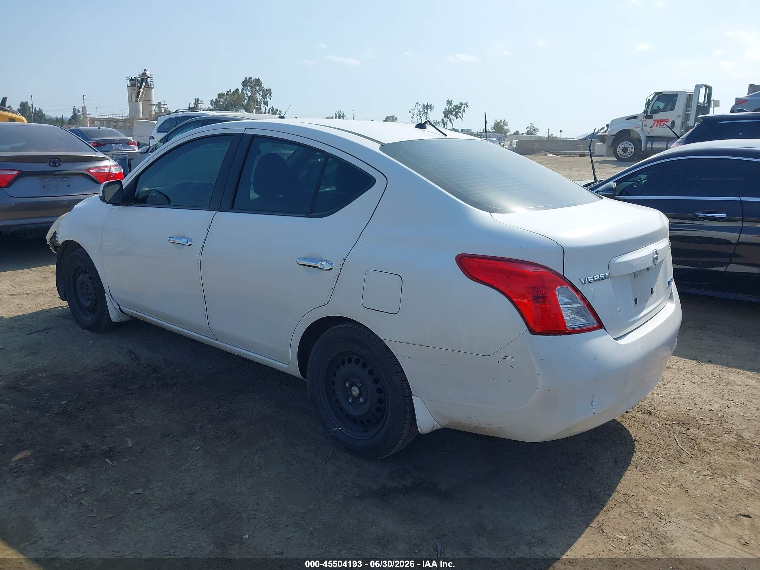 2012 Nissan Versa 1.6 Sv White vin: 3N1CN7AP2CL941351