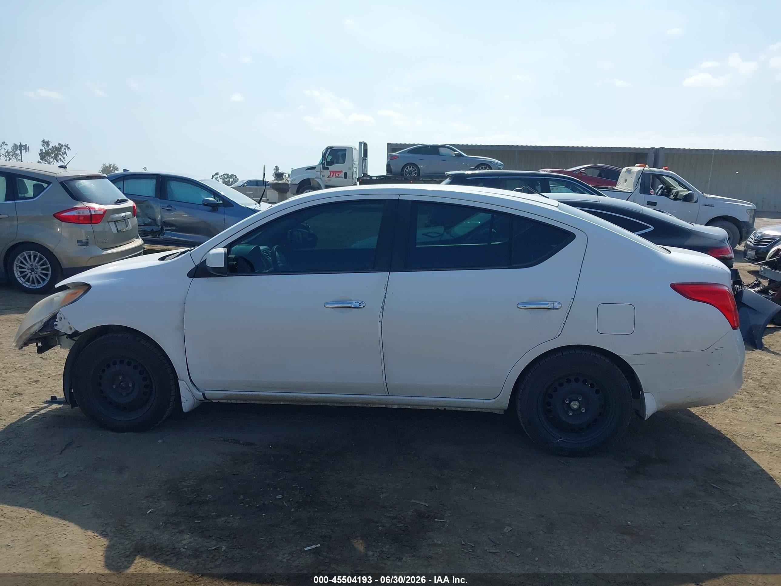 2012 Nissan Versa 1.6 Sv White vin: 3N1CN7AP2CL941351