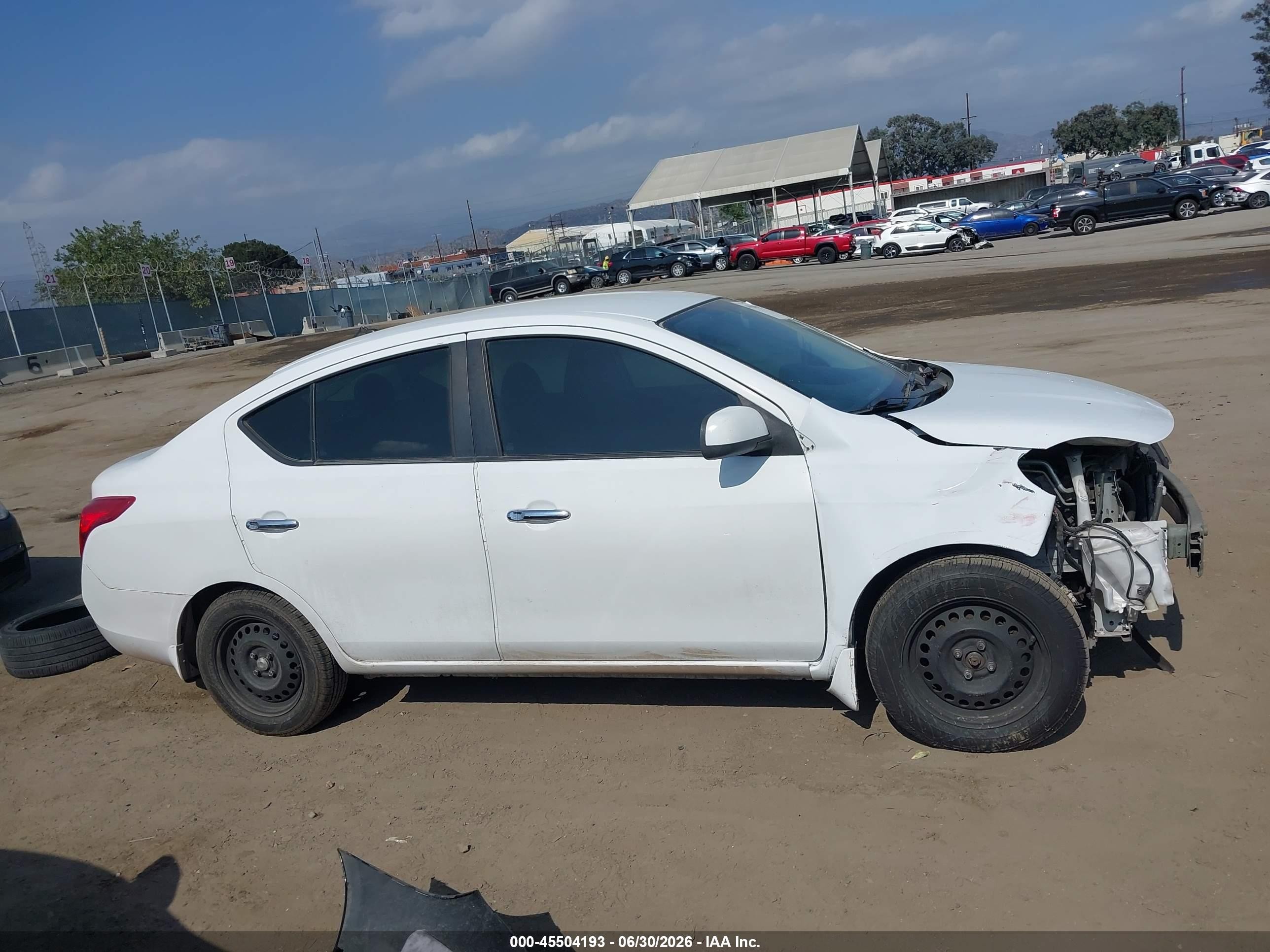 2012 Nissan Versa 1.6 Sv White vin: 3N1CN7AP2CL941351