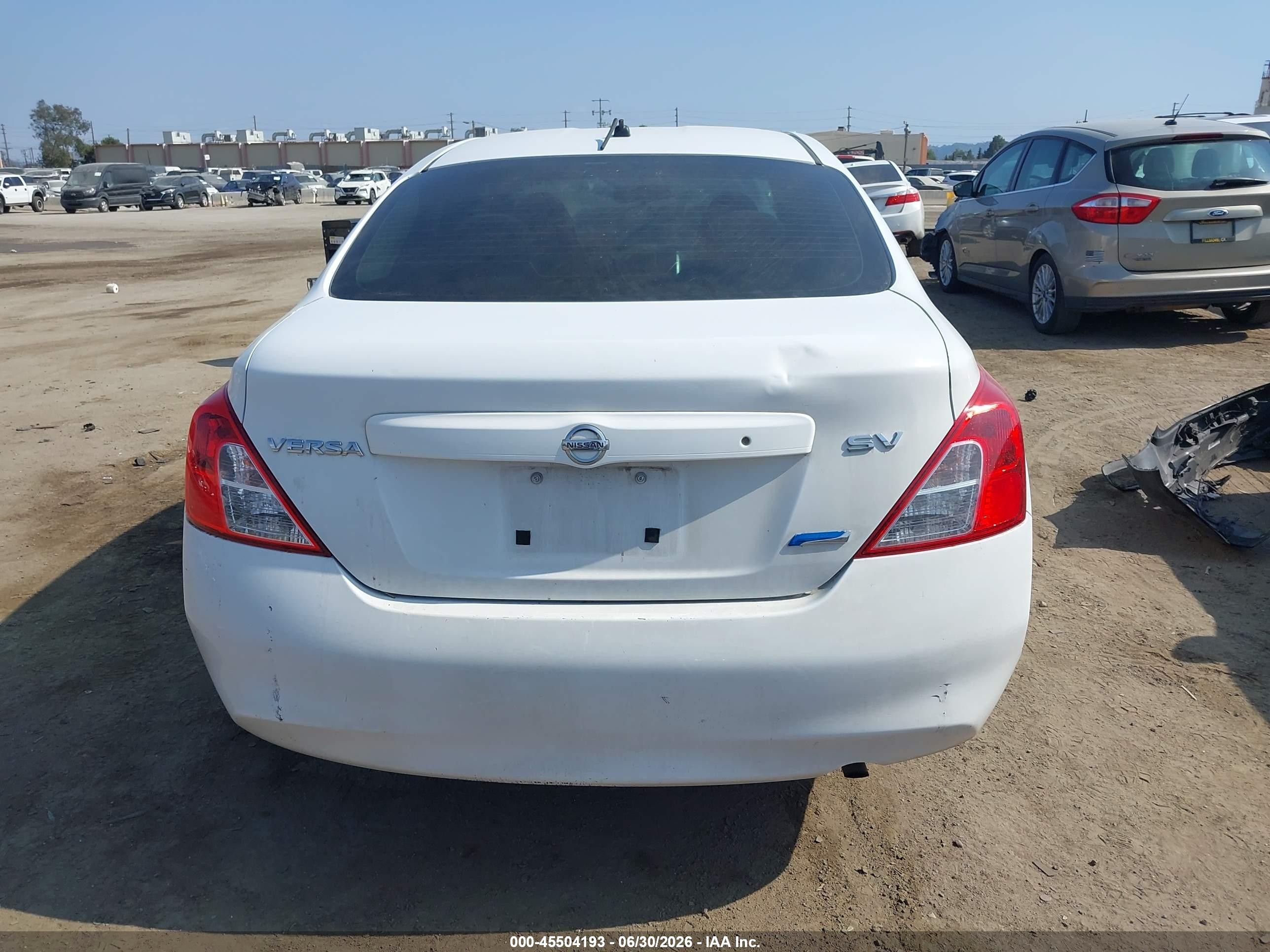 2012 Nissan Versa 1.6 Sv White vin: 3N1CN7AP2CL941351