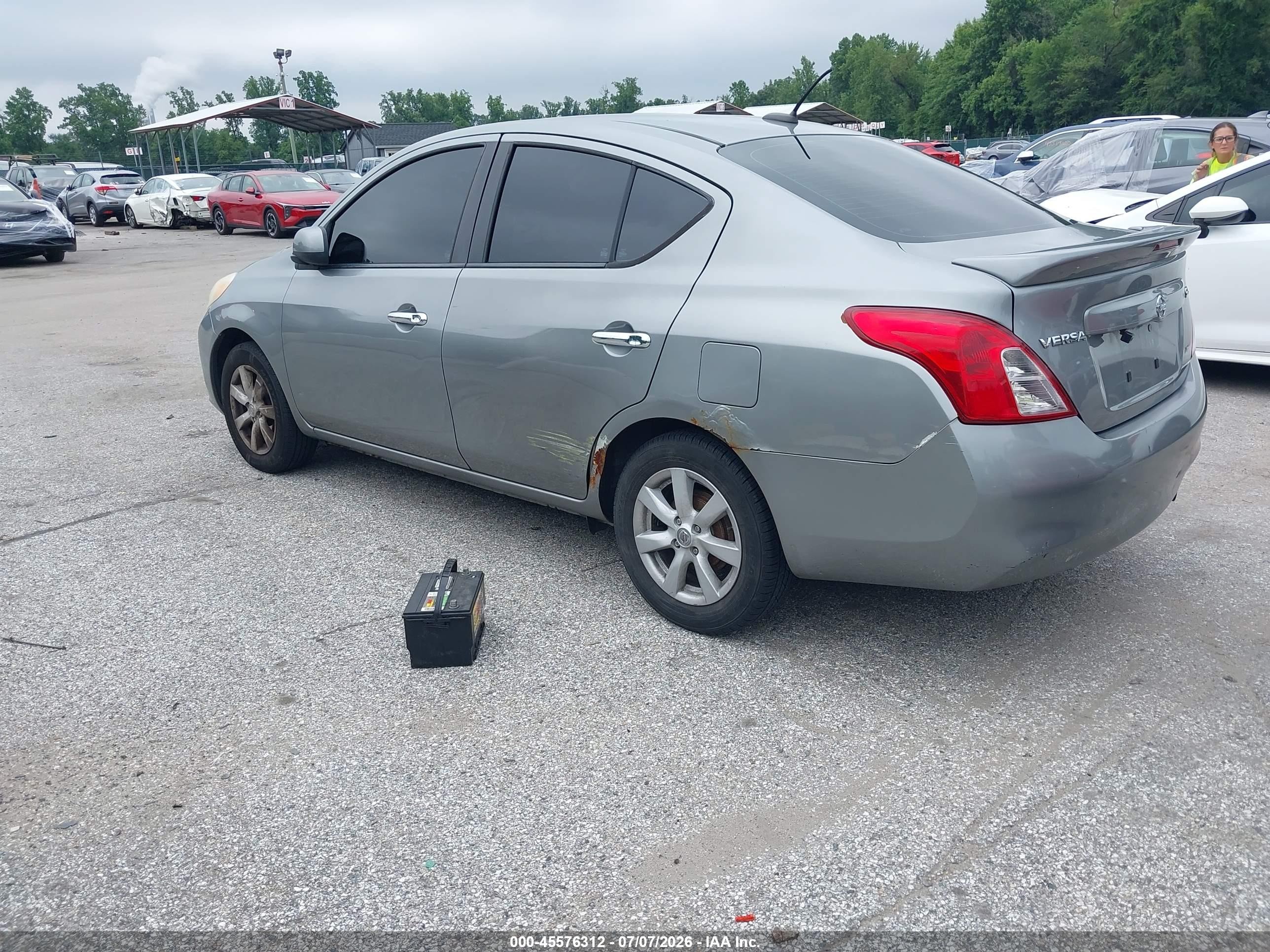 2013 Nissan Versa 1.6 Sl Gray vin: 3N1CN7AP2DL820868