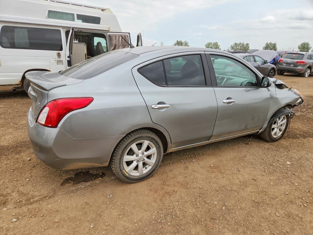 2013 Nissan Versa S Gray vin: 3N1CN7AP2DL854230