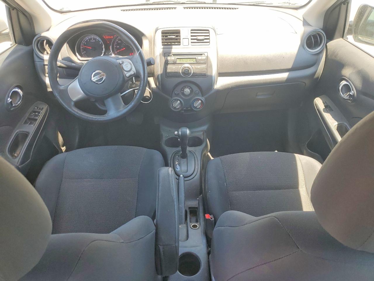 2013 Nissan Versa 1.6 S Silver vin: 3N1CN7AP2DL861744