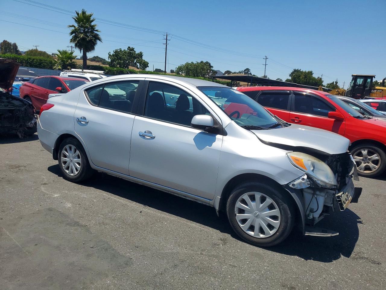 2013 Nissan Versa 1.6 S Silver vin: 3N1CN7AP2DL861744