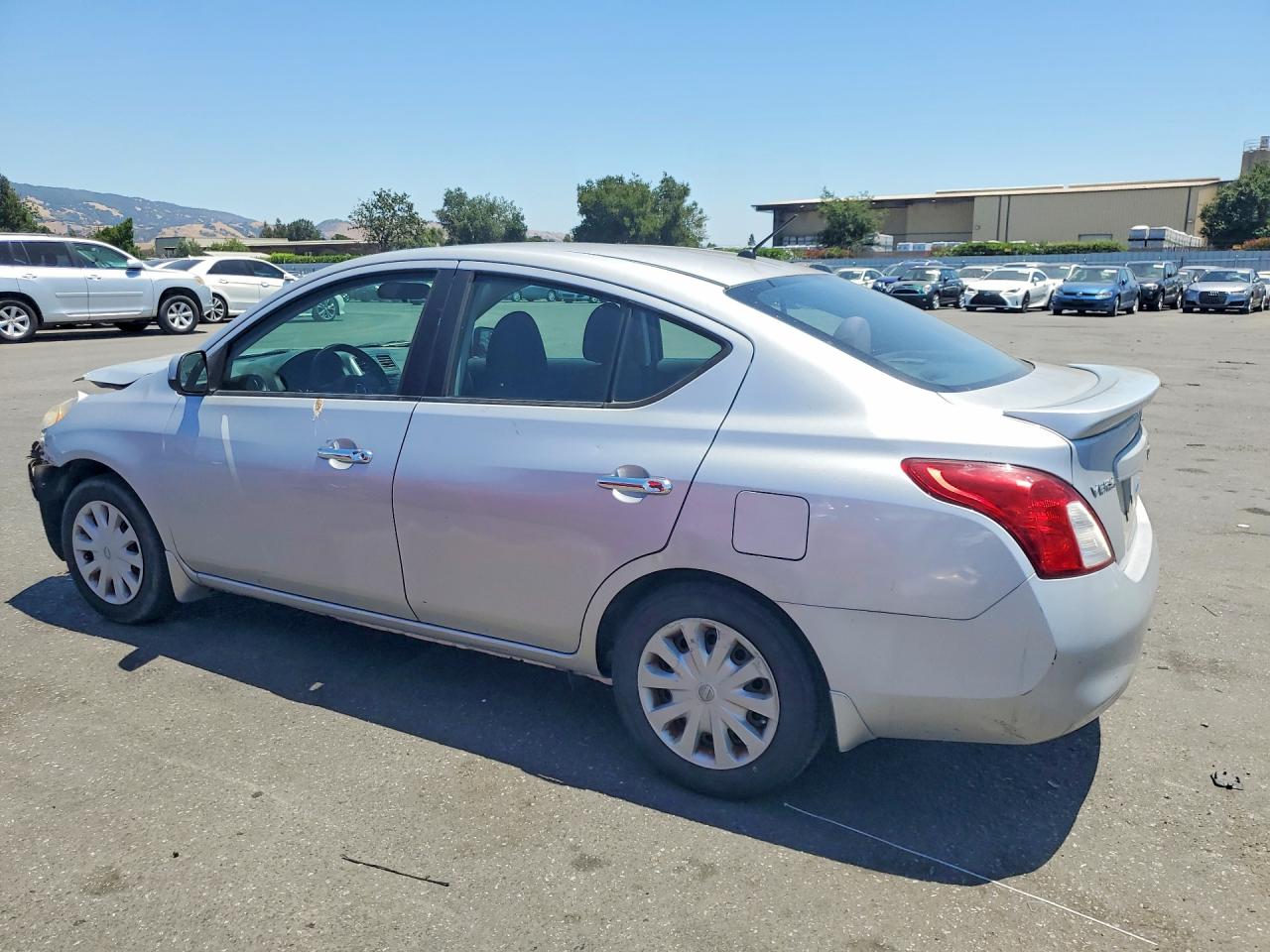 2013 Nissan Versa 1.6 S Silver vin: 3N1CN7AP2DL861744