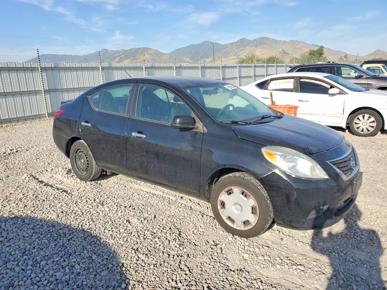 2013 Nissan Versa 1.6 S Черный vin: 3N1CN7AP2DL865714
